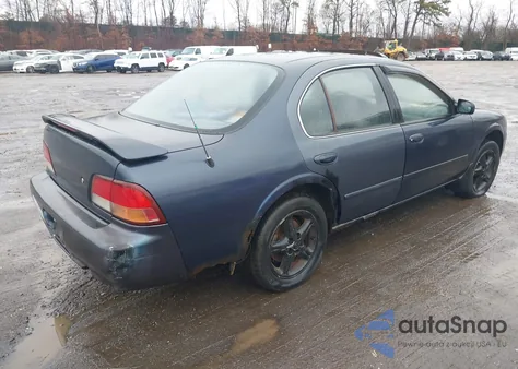 1997 Nissan Maxima Gle/Gxe/Se z USA, uszkodzony, nr VIN JN1CA21D0VM518314